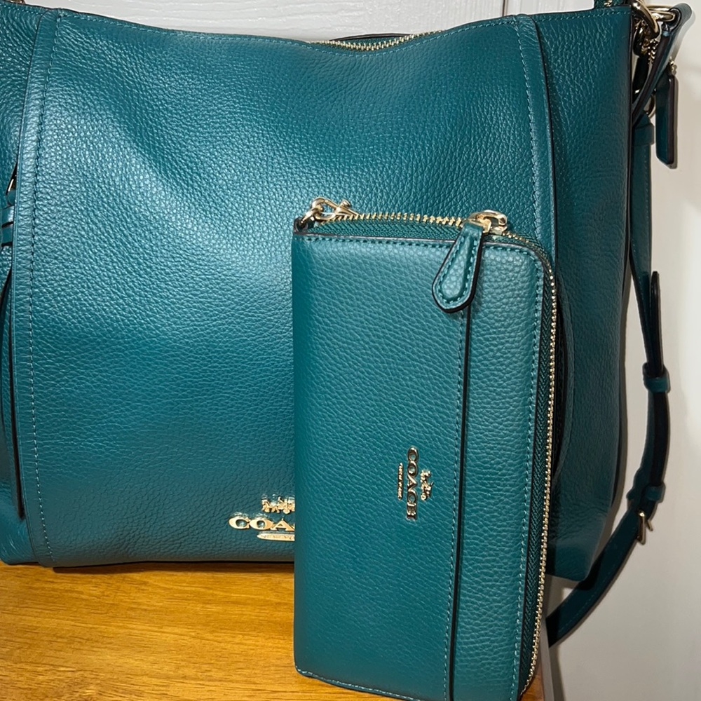 Coach Marlon Hobo Bag l